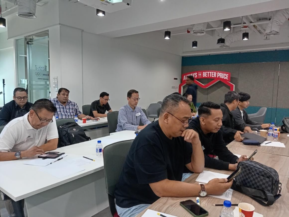 Megademy Global conducting Alibaba.com export training at Lazada Training Centre Kuala Lumpur